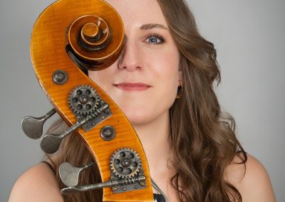 Laura violonchelista